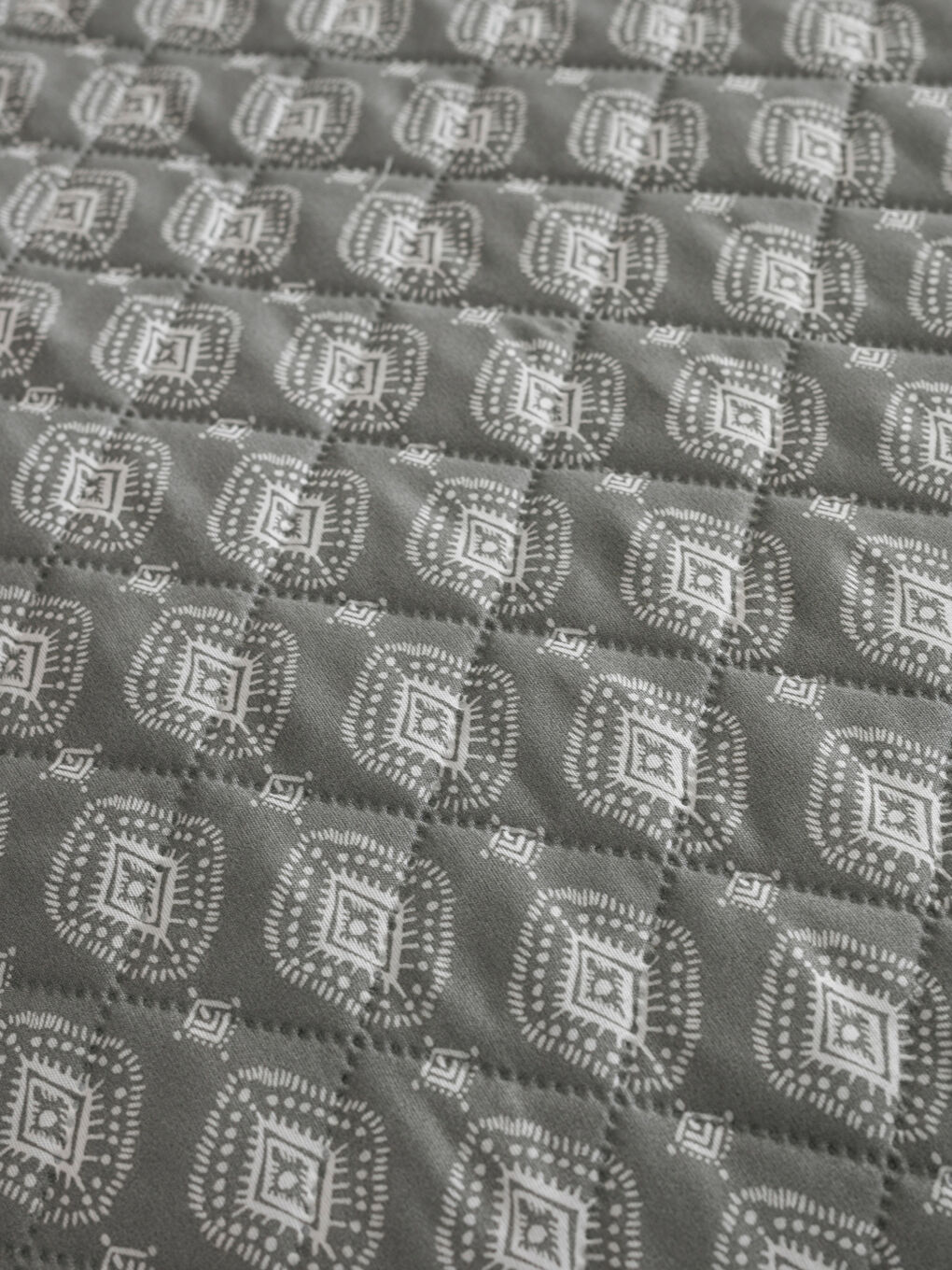 Patterned Single Bedspread 160x220 Cm -S4EL02Z8-LRW