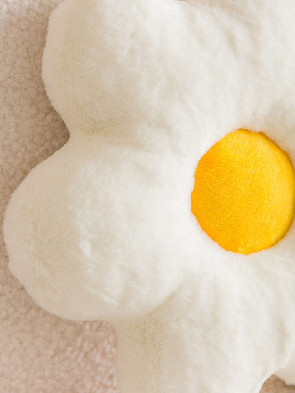 وسادة قطيفة بنقشة زهور-2