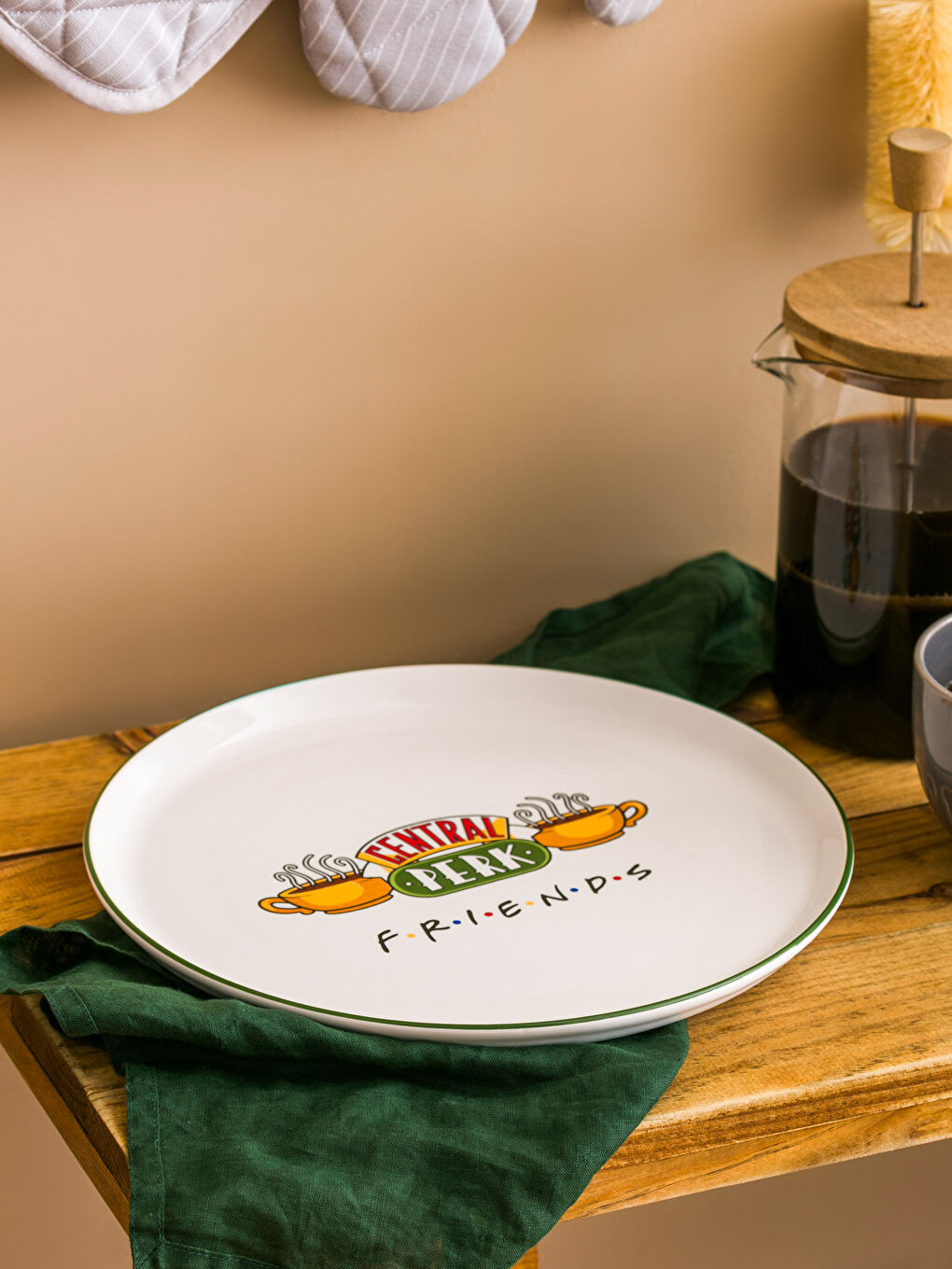 Karışık Friends Baskılı Seramik Pizza Tabağı 28 cm-1