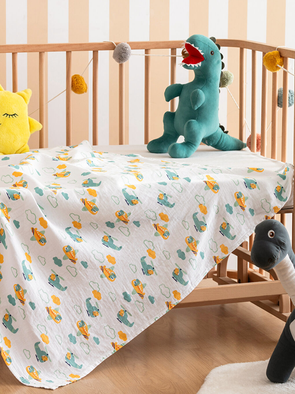 LCW baby Ekru Baskılı Dinozor Baskılı Erkek Bebek Müslin Örtü 90x100 Cm