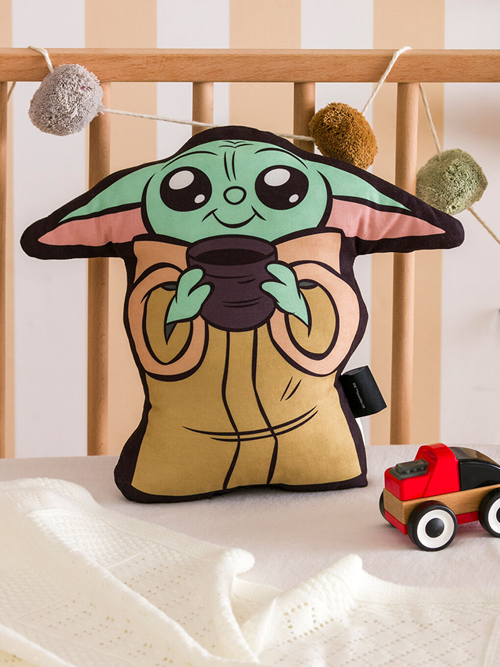 LCW HOME Karışık Baskılı Star Wars Baskılı Dolgulu Bebek Kırlent 30 Cm - 1