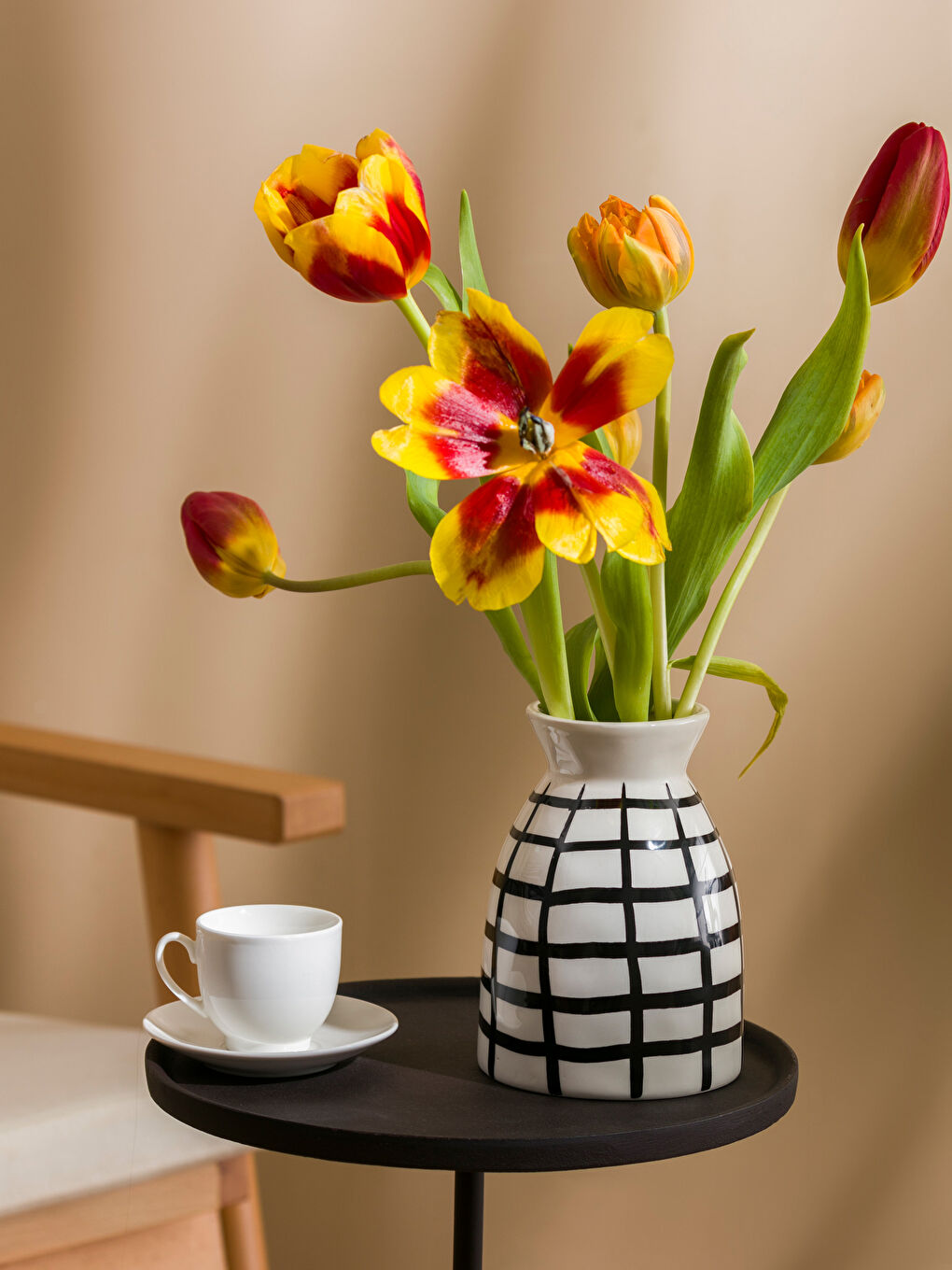 Siyah Çizgili Seramik Vazo