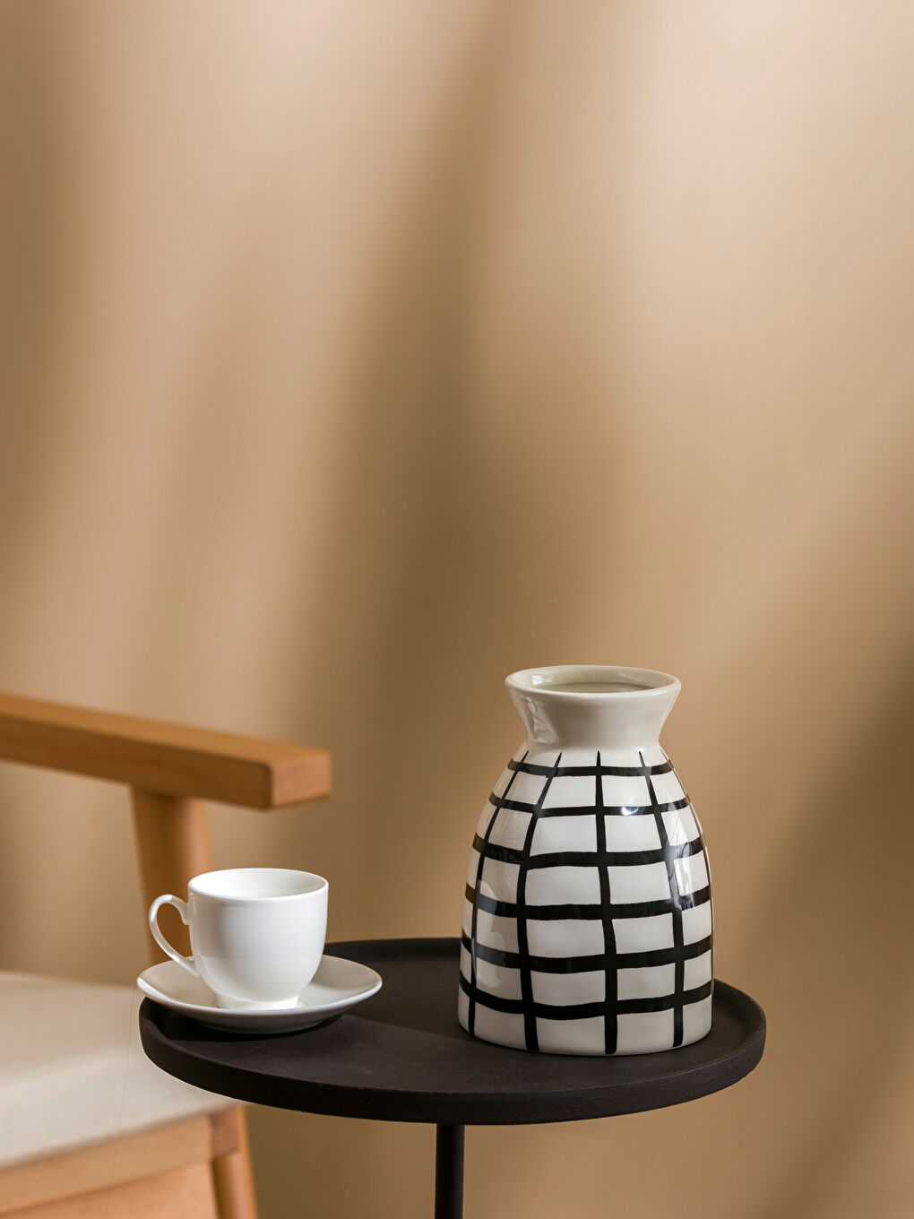 Siyah Çizgili Seramik Vazo-1