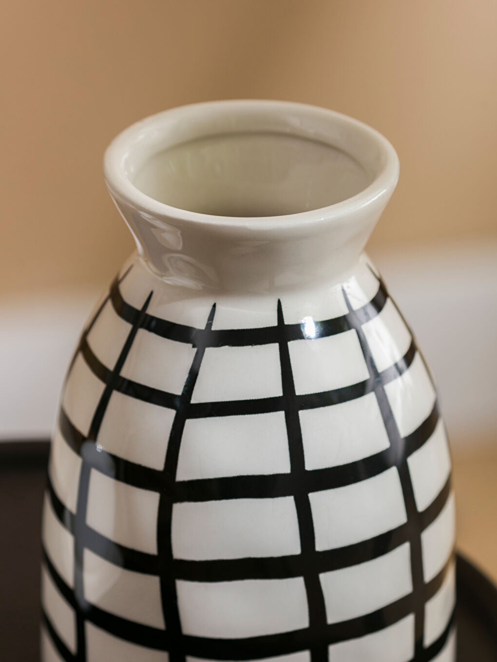 Siyah Çizgili Seramik Vazo-2