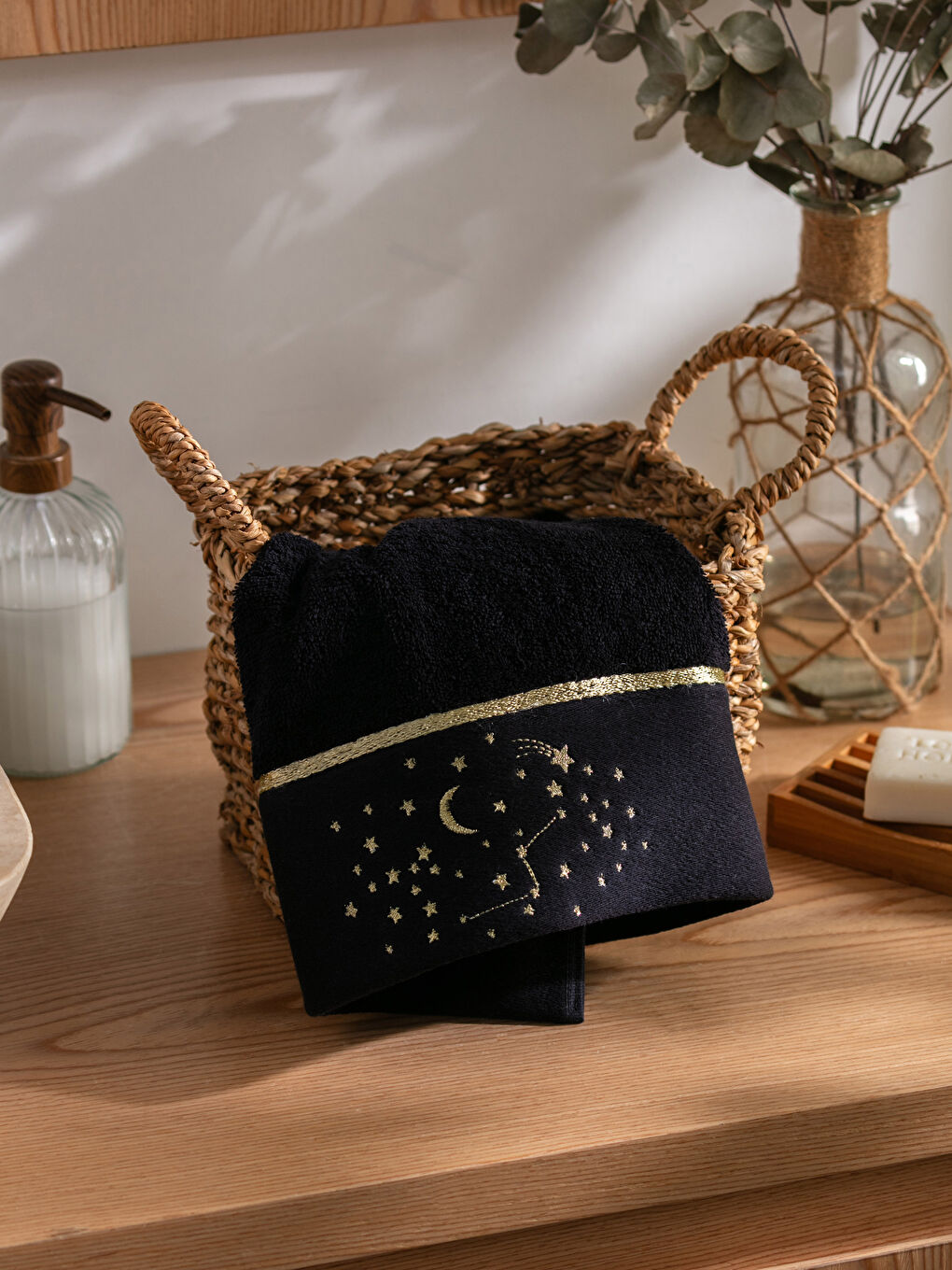 Siyah Gökyüzü Nakışlı Yüz Havlusu 50x80 cm