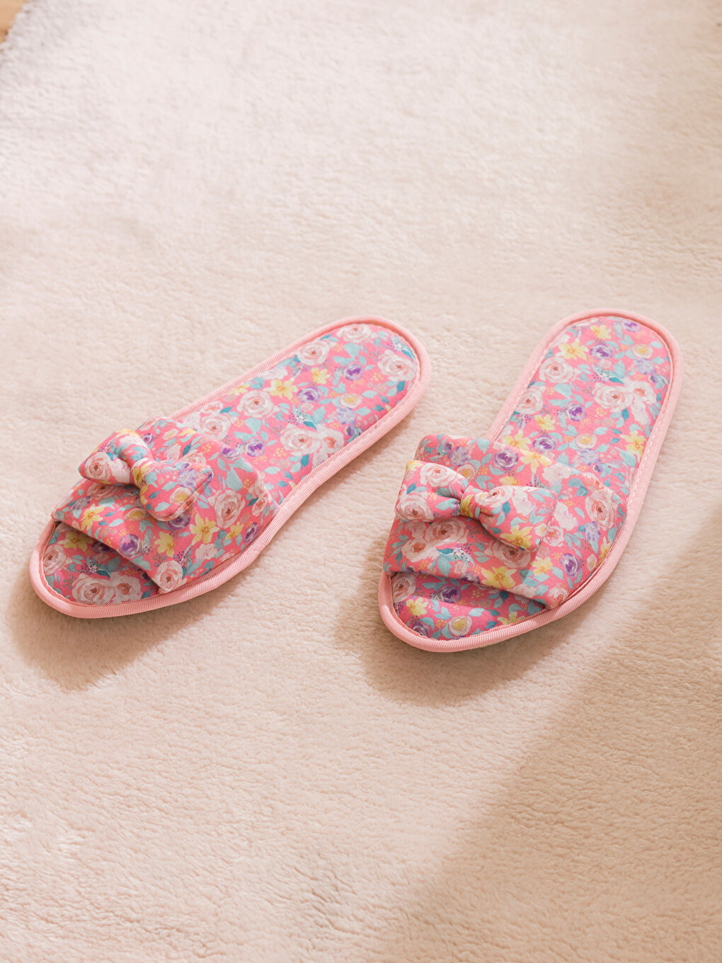 Karışık Fiyonk Detaylı Kadın Ev Terliği-1