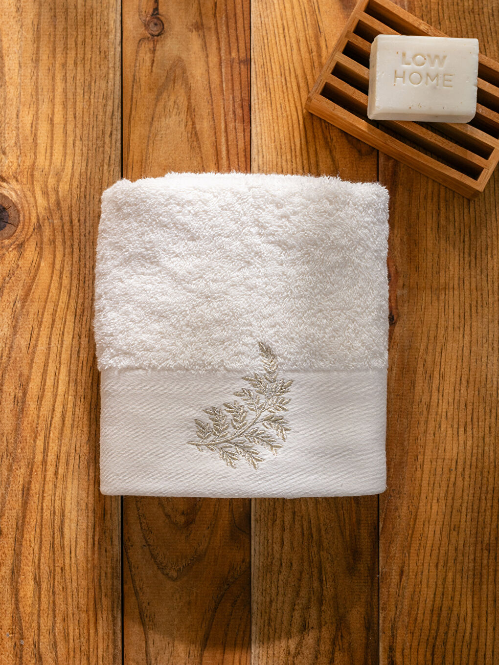 Ekru Nakışlı Yüz Havlusu 50x80 cm-2