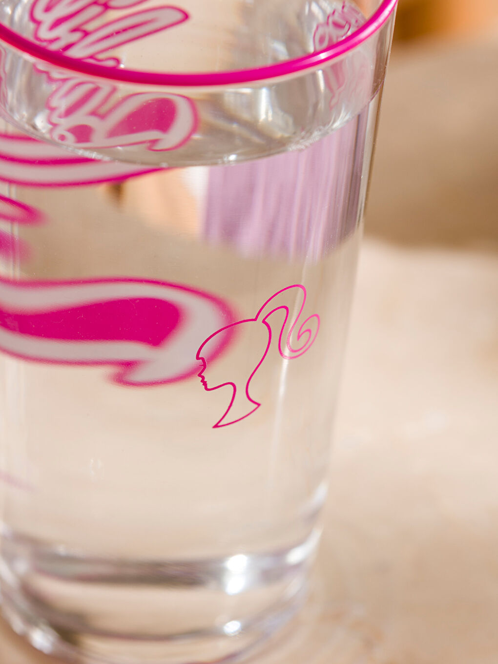 Pembe Barbie Baskılı Cam Bardak 570 ml-3
