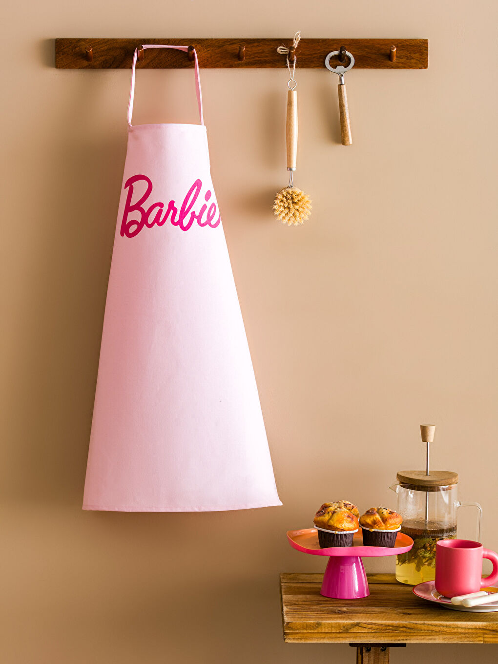 Pembe Barbie Baskılı Kız Çocuk Mutfak Önlüğü
