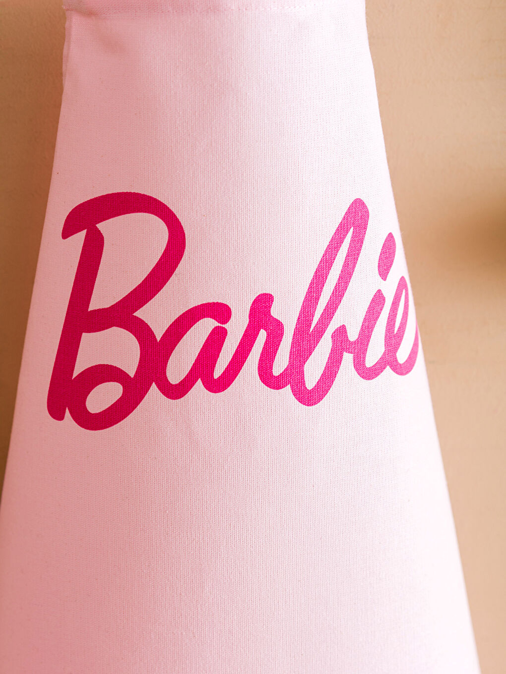 Pembe Barbie Baskılı Kız Çocuk Mutfak Önlüğü-1