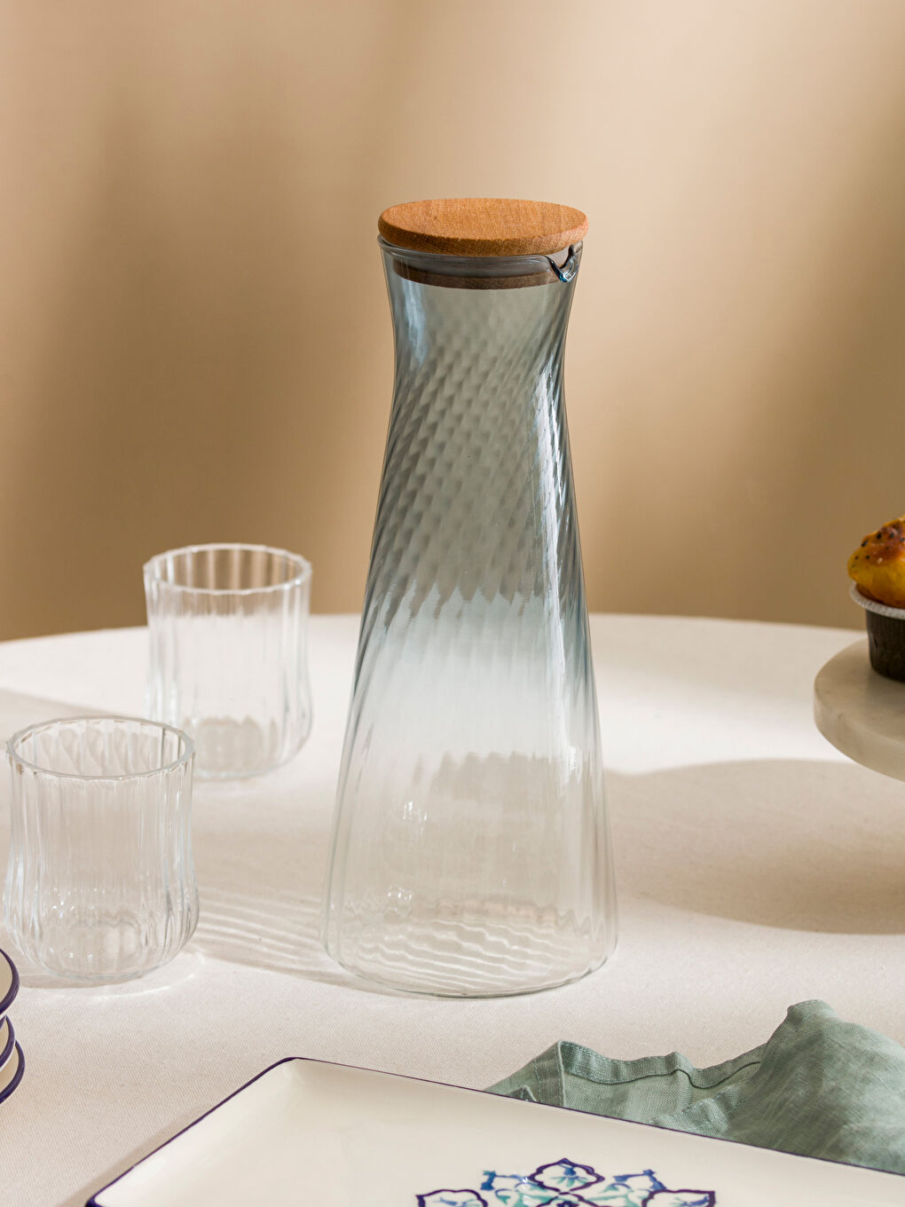 Mavi Ahşap Kapaklı Cam Sürahi 1100 ml-1