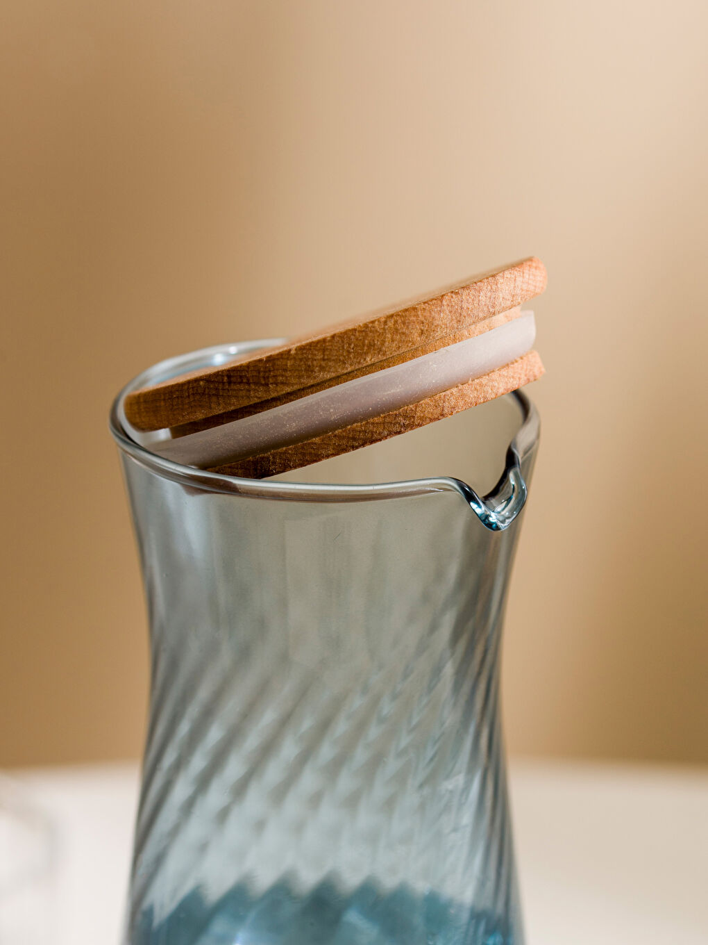 Mavi Ahşap Kapaklı Cam Sürahi 1100 ml-2