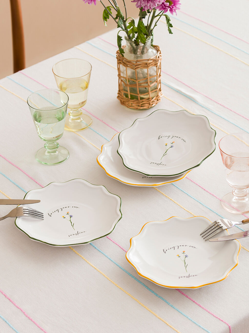 Assiette à gâteau en céramique imprimée Lot de 4 pièces 19 cm