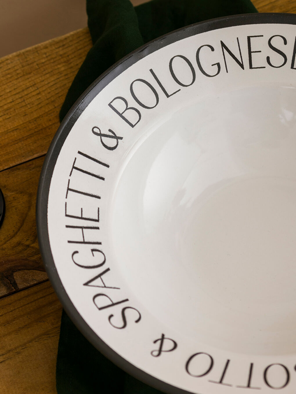 Siyah Baskılı Seramik Çukur Tabak 26 cm-2