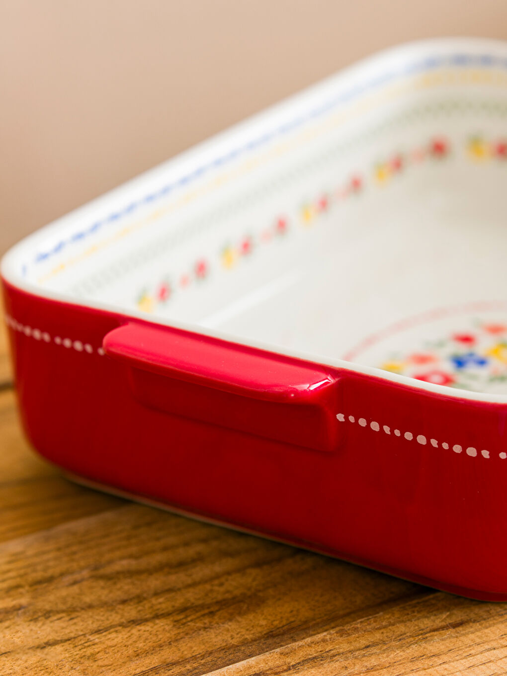 Kırmızı Çiçek Desenli Seramik Fırın Kabı-1