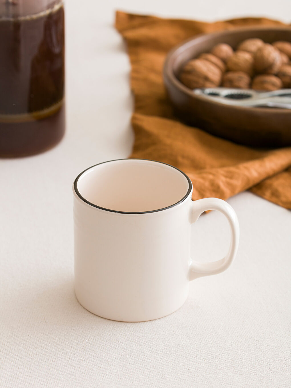 Siyah Yazı Baskılı Seramik Kupa 345 ml-1