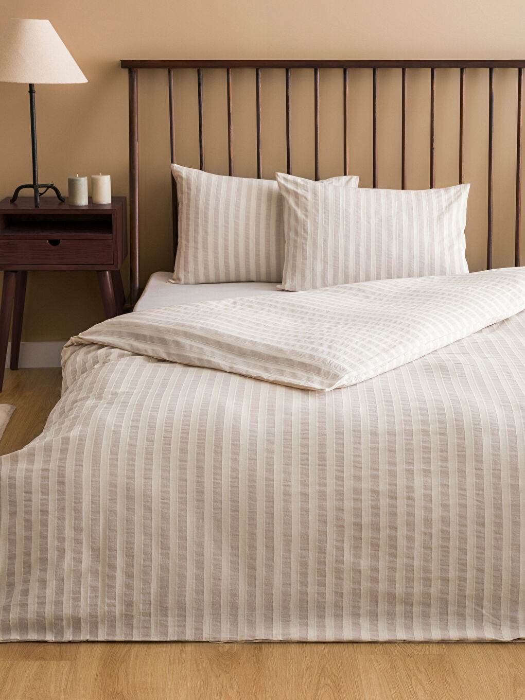 Bej Çizgi Desenli Çift Kişilik Nevresim Seti