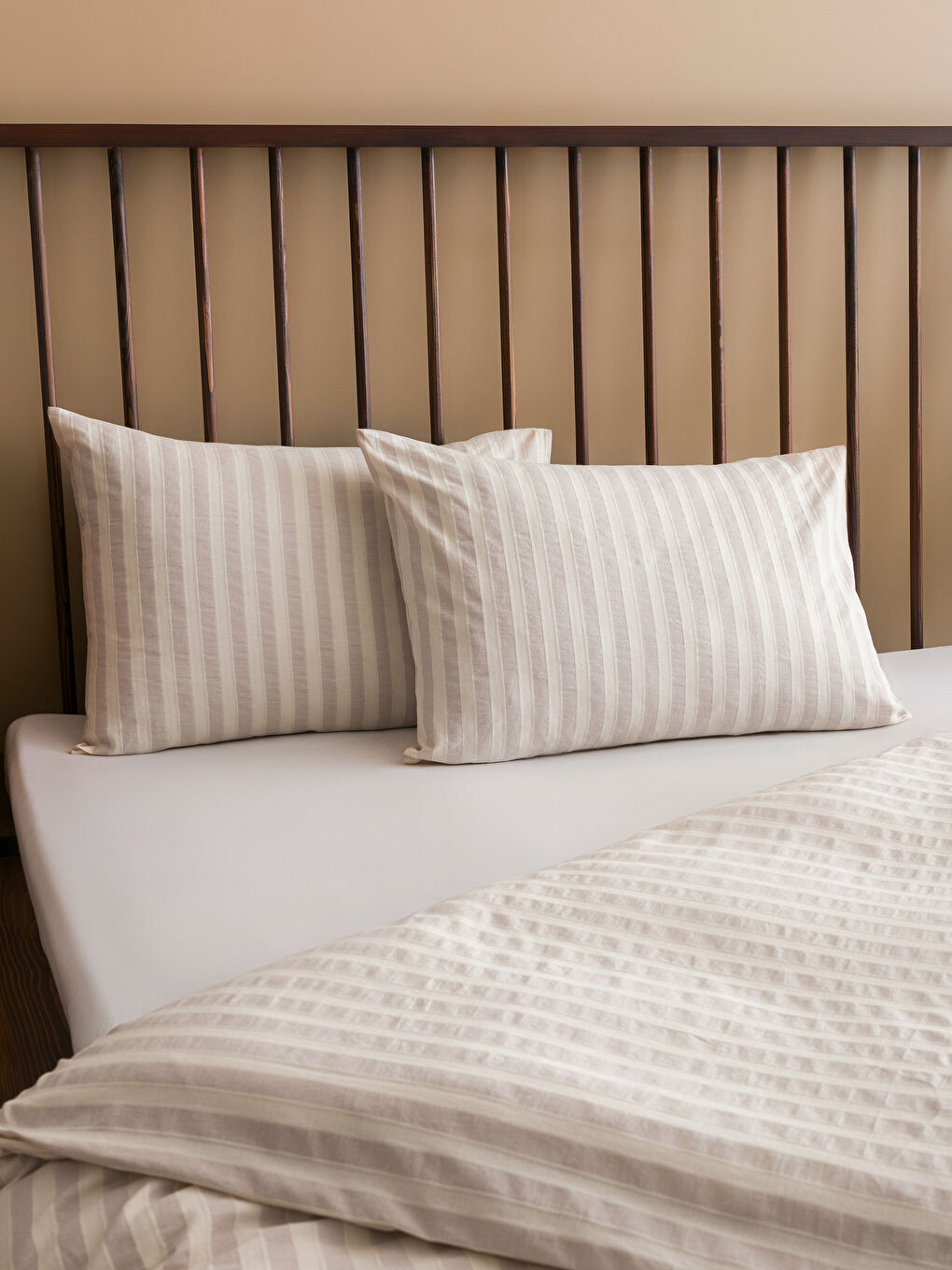 Bej Çizgi Desenli Çift Kişilik Nevresim Seti-2