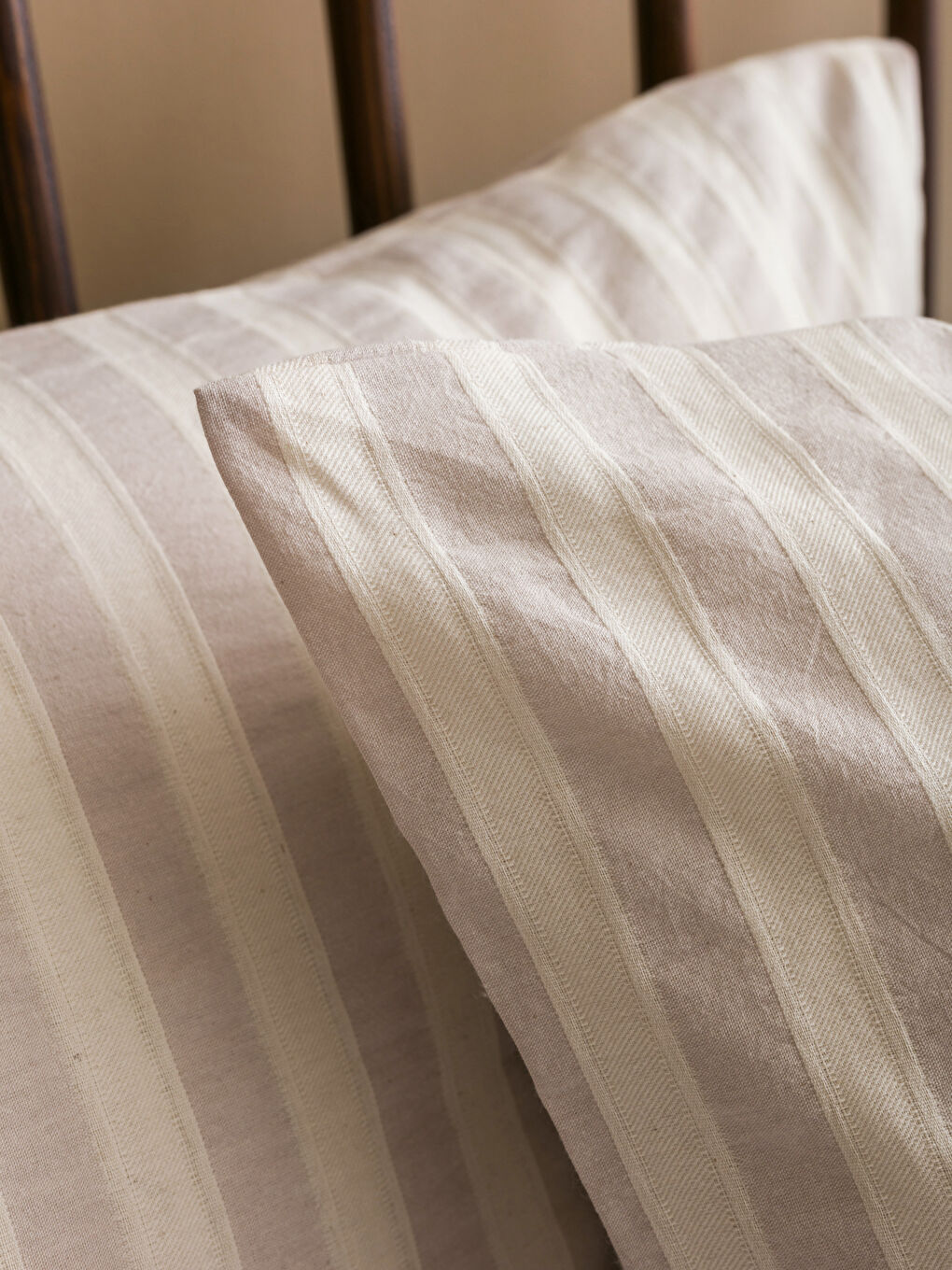Bej Çizgi Desenli Çift Kişilik Nevresim Seti-3