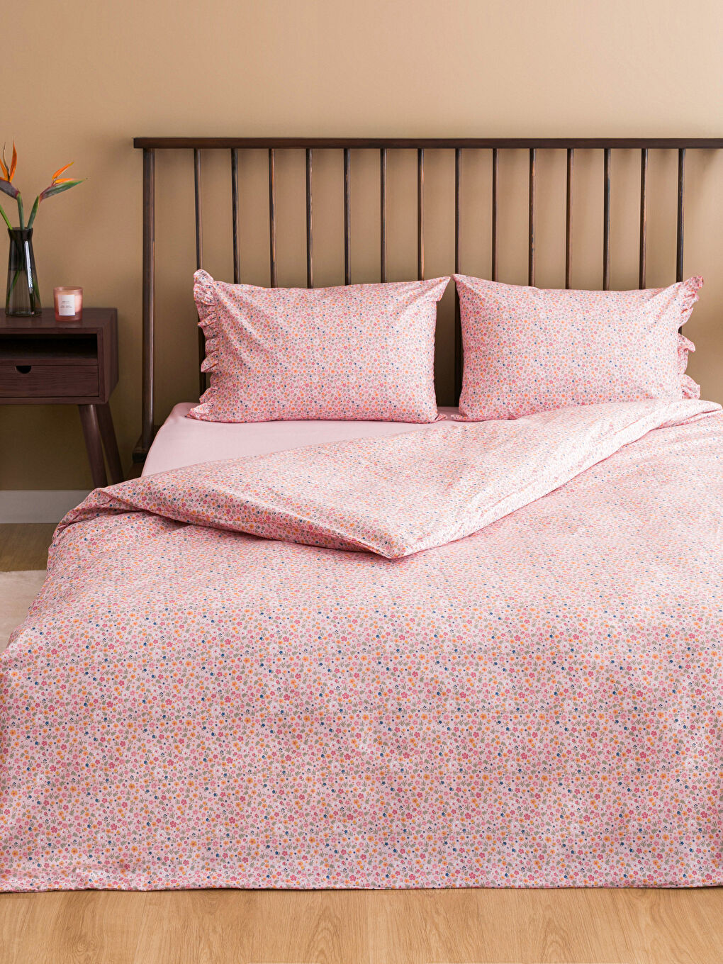 Karışık Çiçek Desenli Çift Kişilik Nevresim Takımı