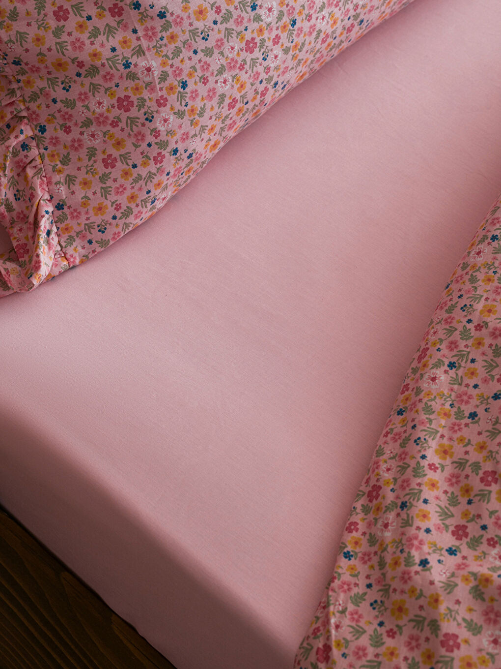 Karışık Çiçek Desenli Çift Kişilik Nevresim Takımı-4