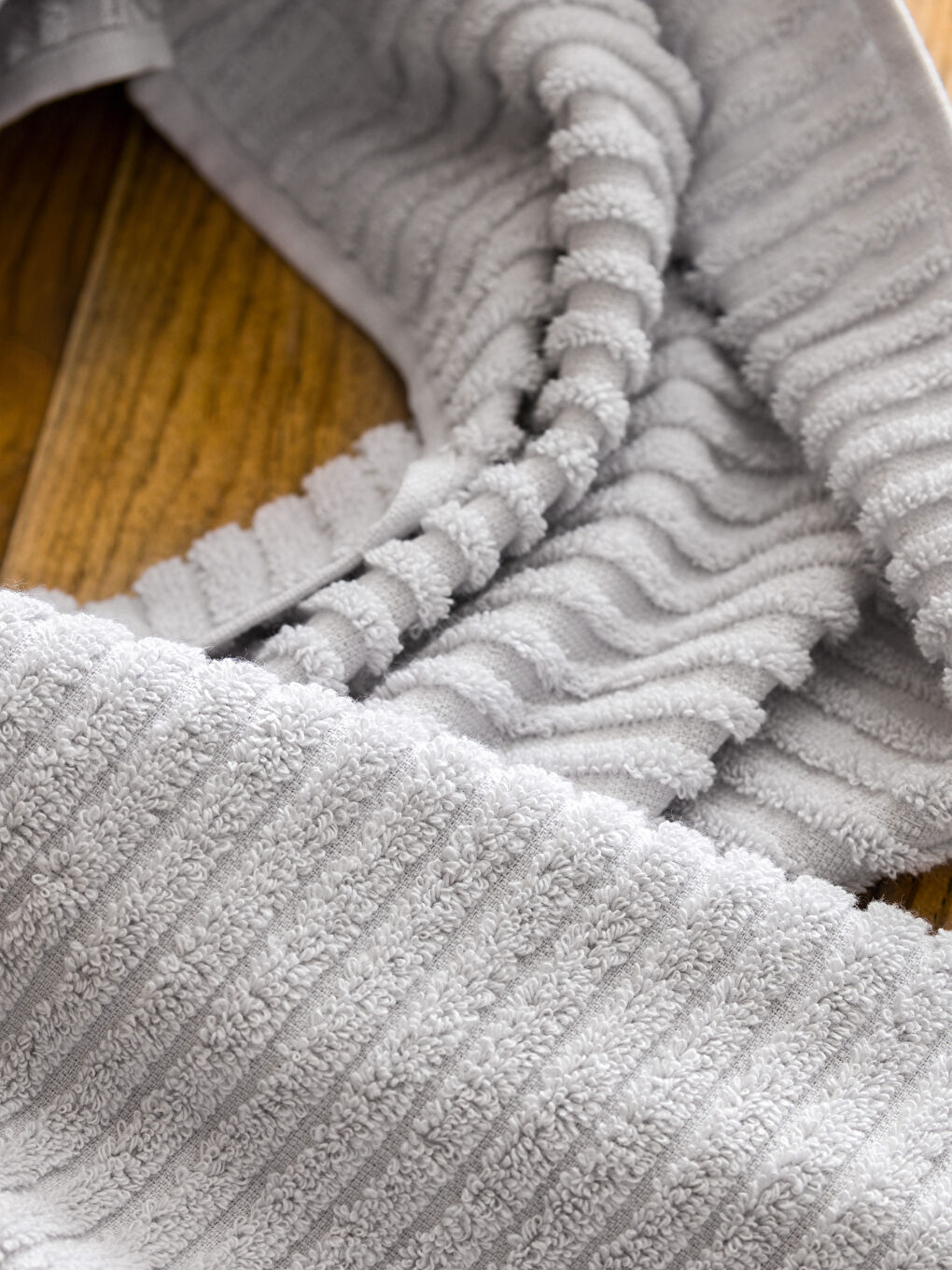 Gri Desenli Banyo Havlusu 70x140 cm-1