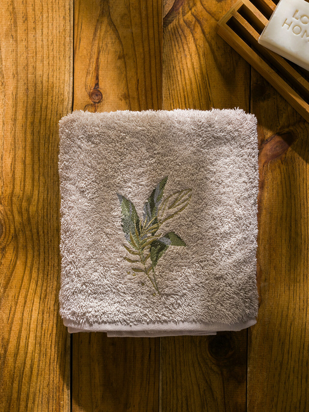 Bej Pamuklu Nakışlı Yüz Havlusu 50x80 cm-2