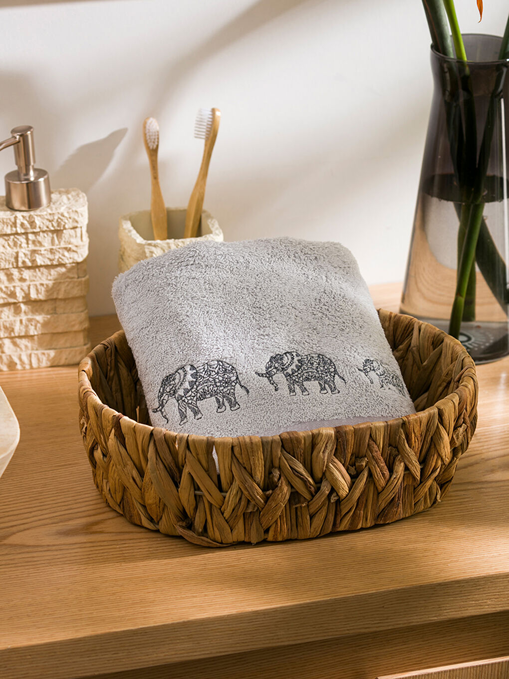 Gri Fil Nakışlı Yüz Havlusu 50x80 cm-1