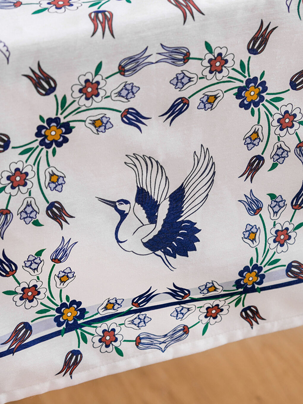 LCW HOME Printed Tablecloth 150x200 cm -S4I380Z8-F9C