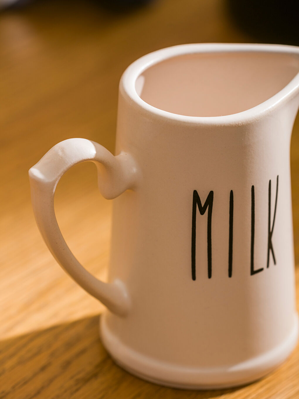 Siyah Baskılı Seramik Sütlük-2