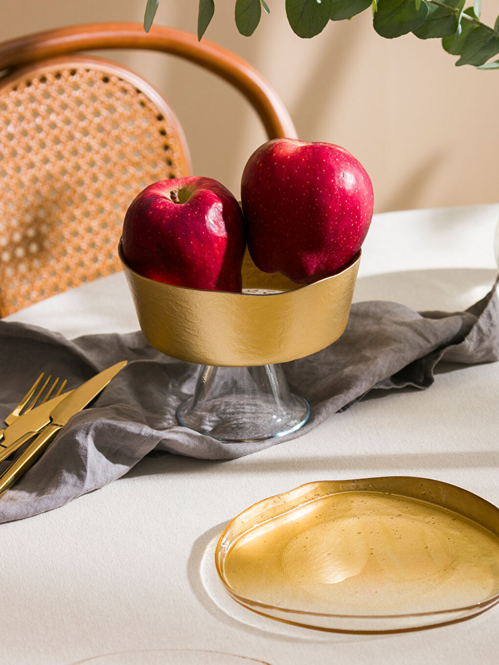 Sarı Cam Ayaklı Sunumluk 16 cm-1