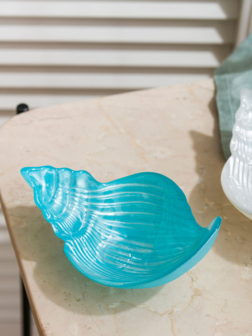 Oyster-Shaped Glass Snack Bowl 2 Pack-1