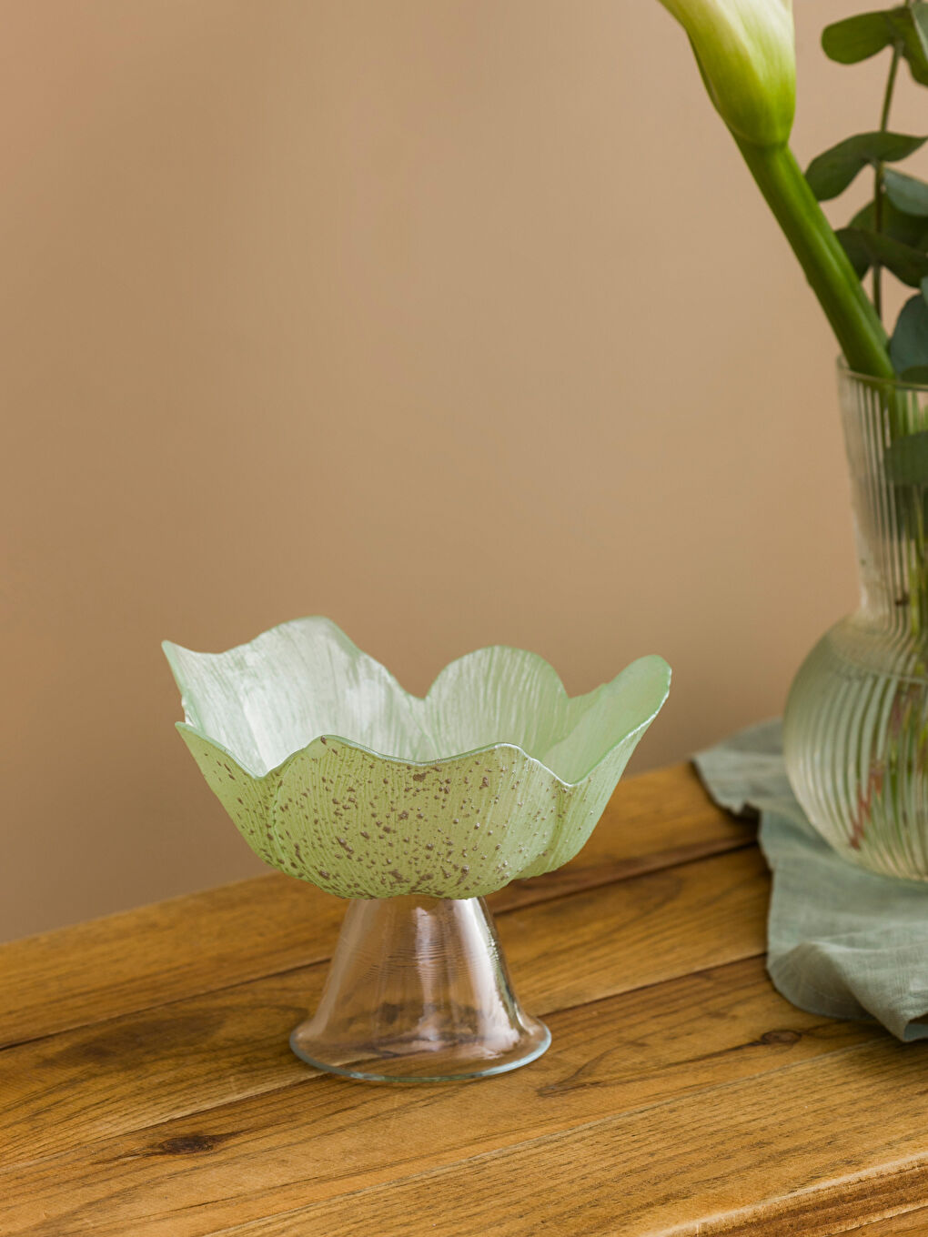 Turkuaz Ayaklı Cam Sunumluk 16 cm-1