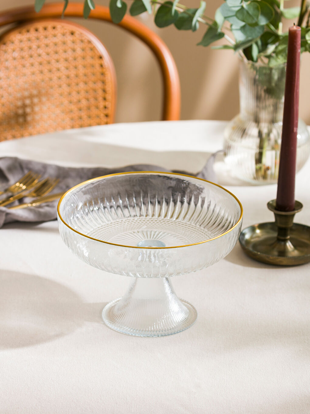 Renksiz Ayaklı Cam Sunumluk 20 cm-1