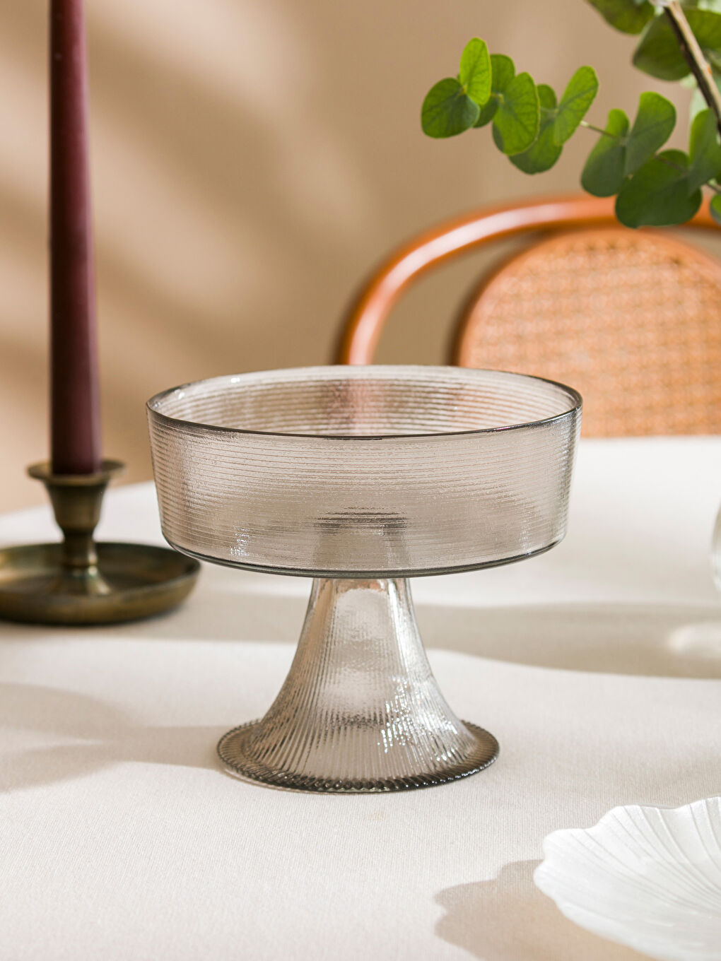 Gri Ayaklı Cam Sunumluk 16 cm-2