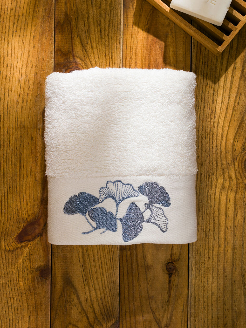 LCW HOME Ekru Çiçek Nakışlı Yüz Havlusu 50x80 cm - 2