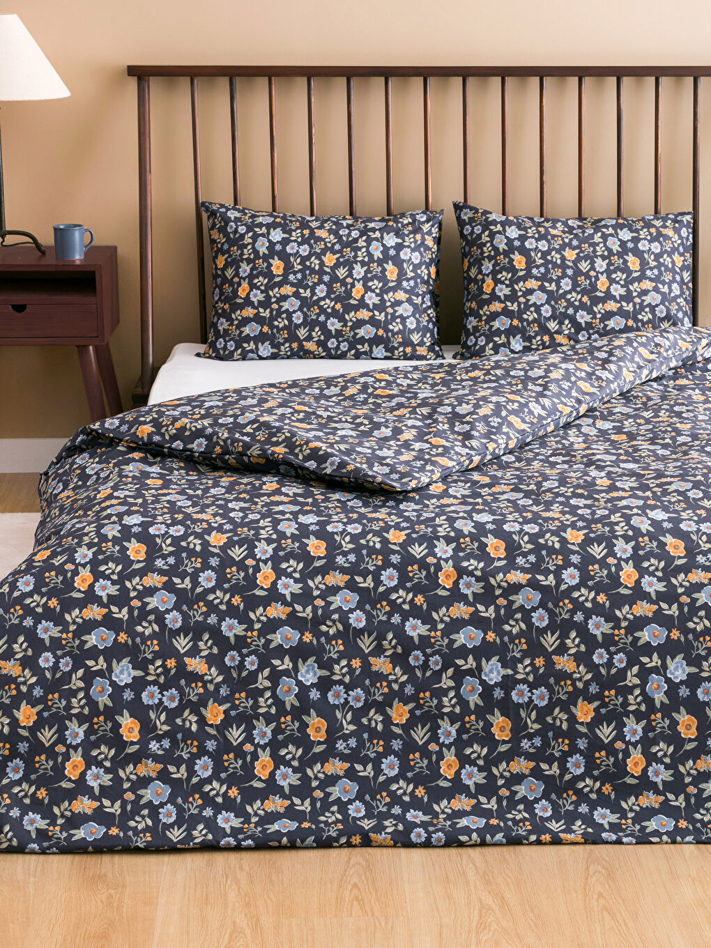 Karışık Çiçek Desenli Çift Kişilik Nevresim Seti