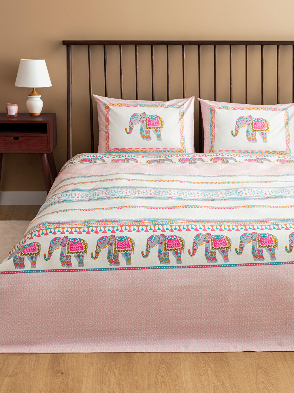 Karışık Fil Desenli Çift Kişilik Pike Takımı