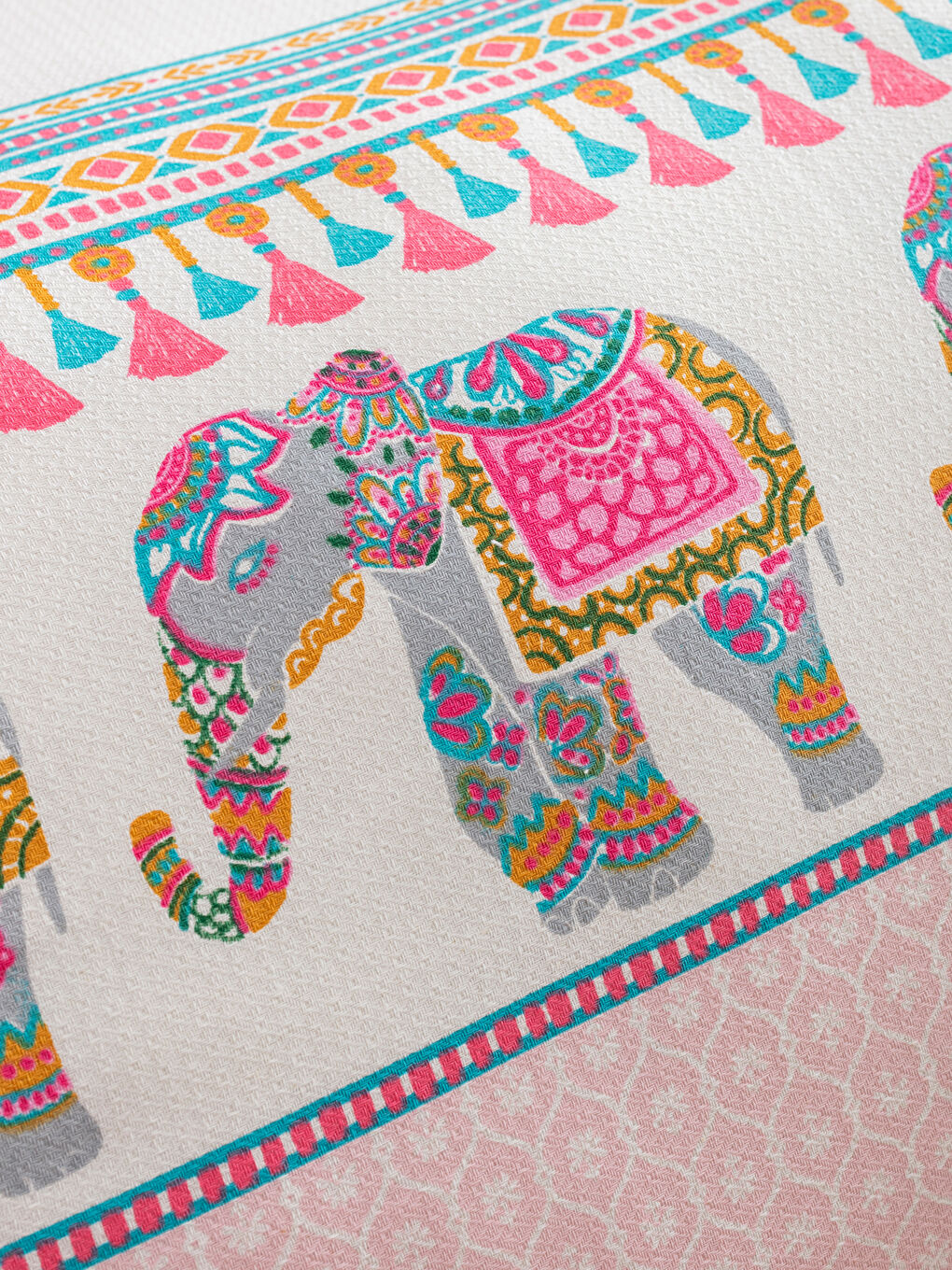 Karışık Fil Desenli Çift Kişilik Pike Takımı-5