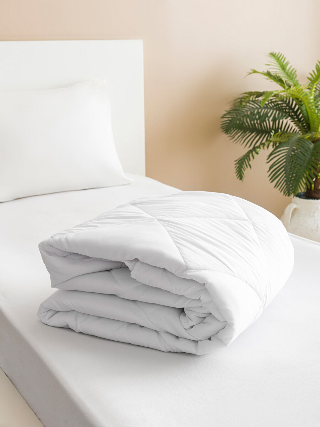 Beyaz Tek Kişilik Yorgan 155x215 cm-1