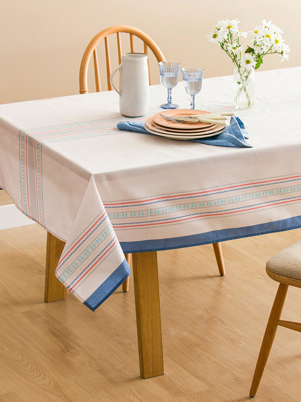 LCW HOME Karişik Baskılı Masa Örtüsü 150x200 cm