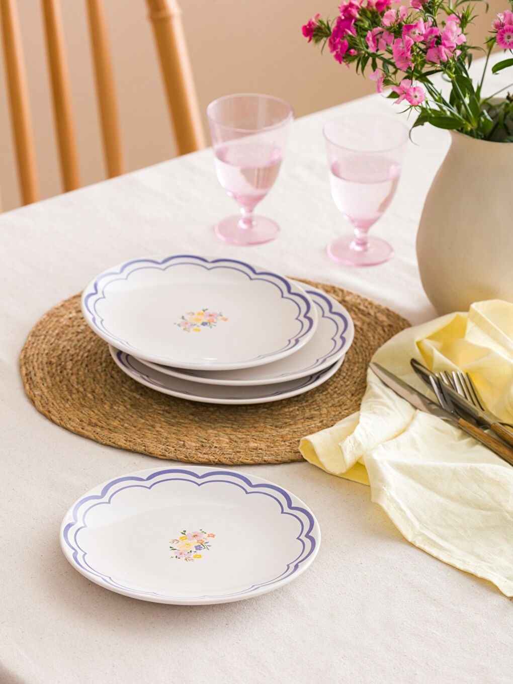 Lot de 4 Assiettes en Céramique Imprimées Fleur 20 cm