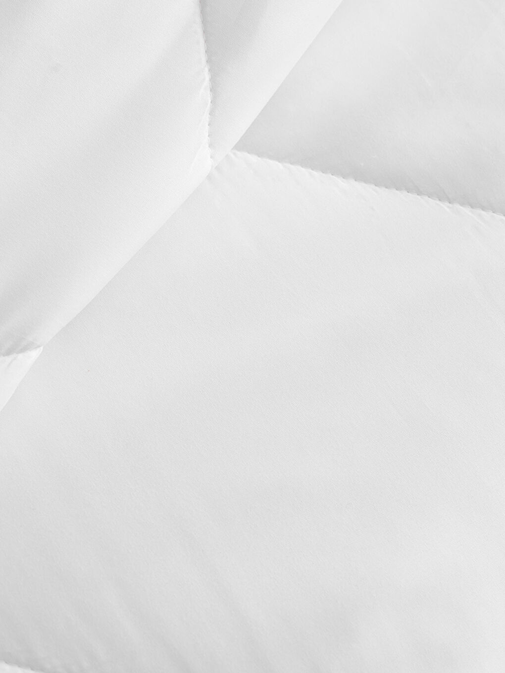 Beyaz Desenli Çift Kişilik Yorgan 195x215 cm-2