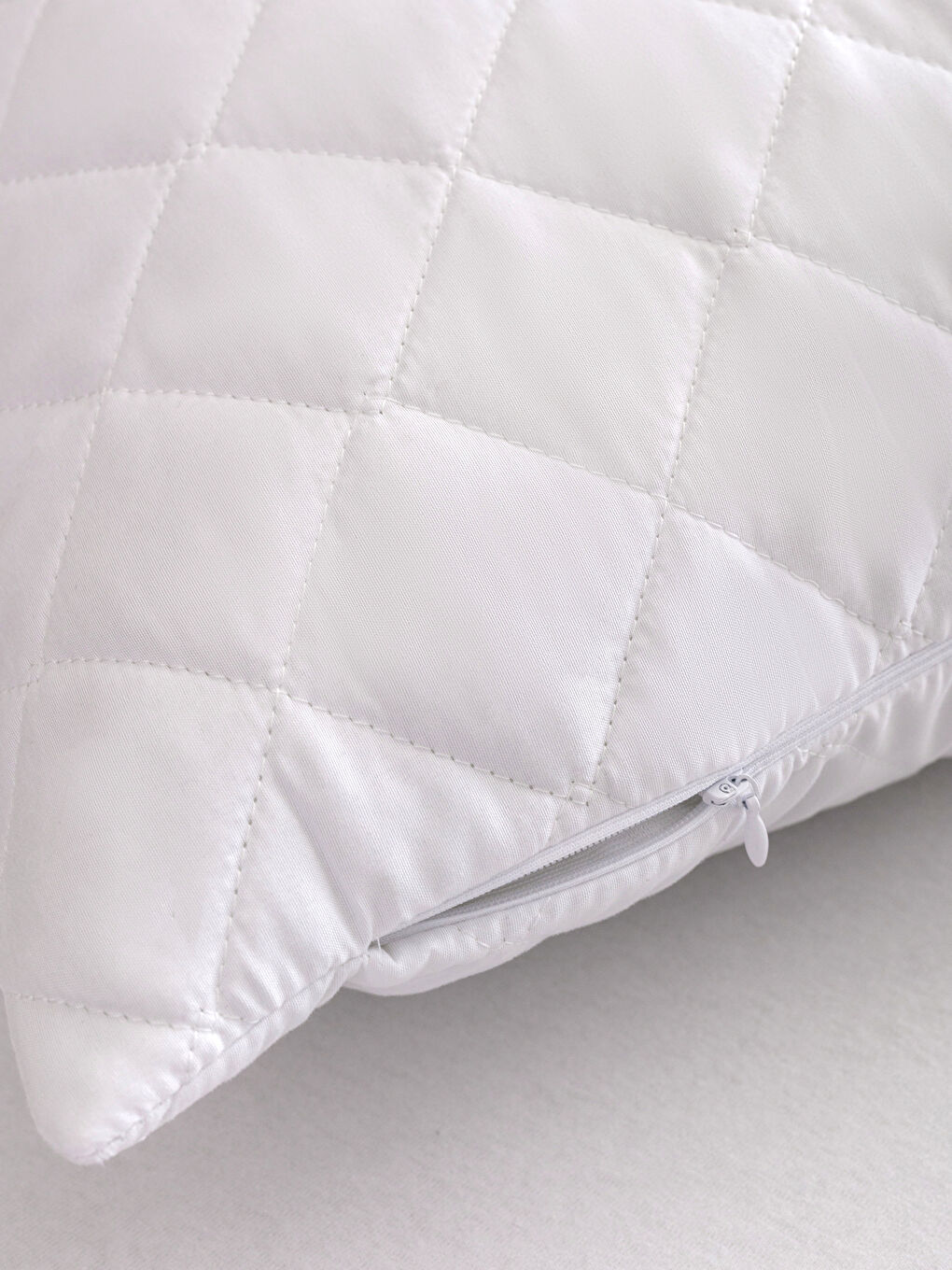 Beyaz Kapitone Desenli Yastık Alezi 50x70 cm-3