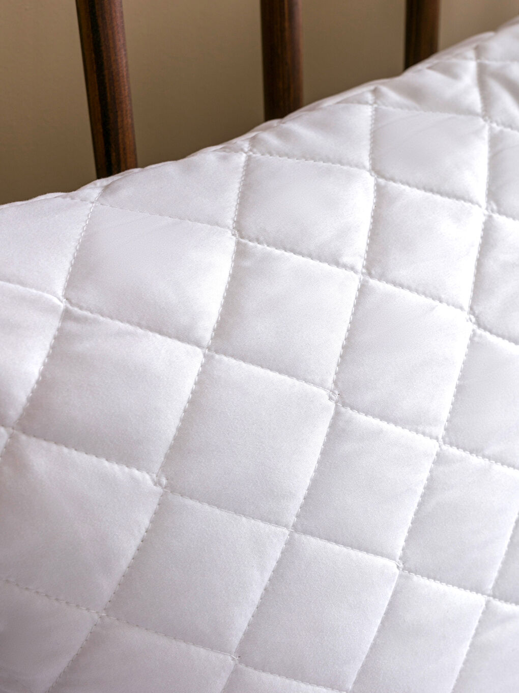 Beyaz Kapitone Desenli Yastık Alezi 50x70 cm-2