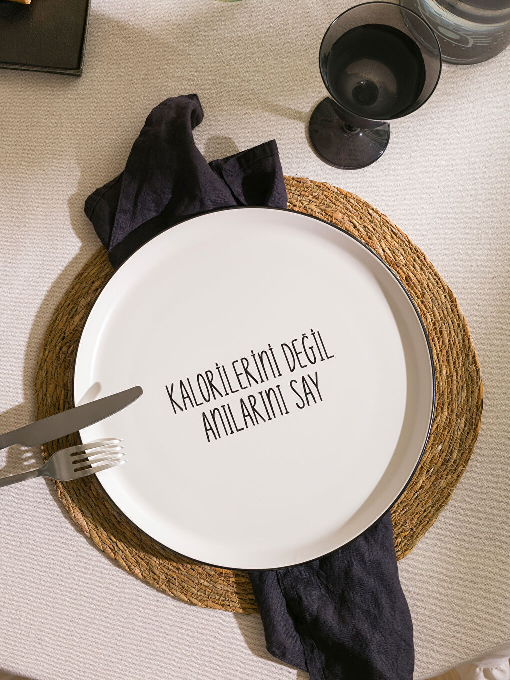 Siyah Baskılı Seramik Tabak 28 cm-1