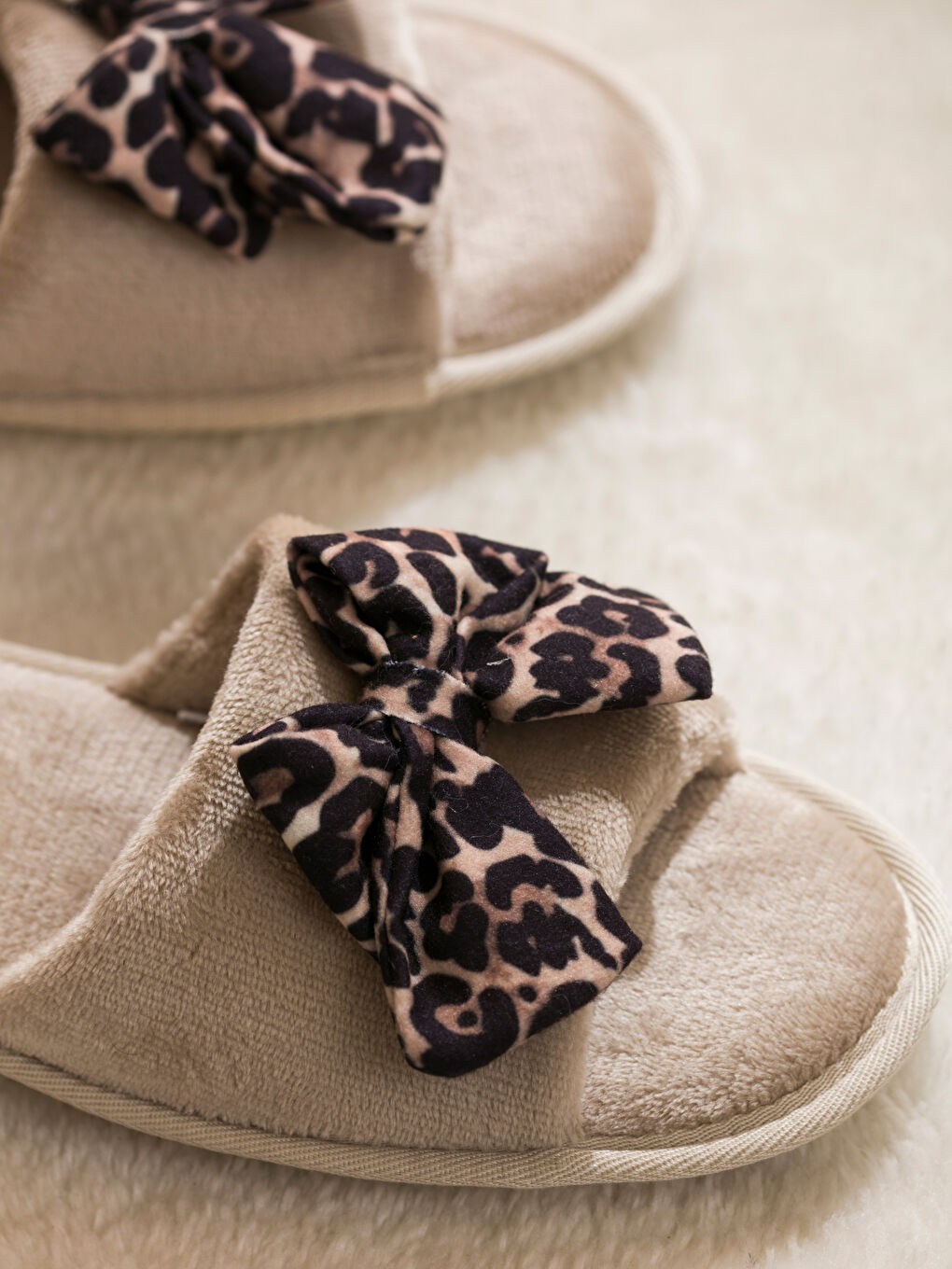 Detailed woman home slippers -S4JS82Z8-JKW