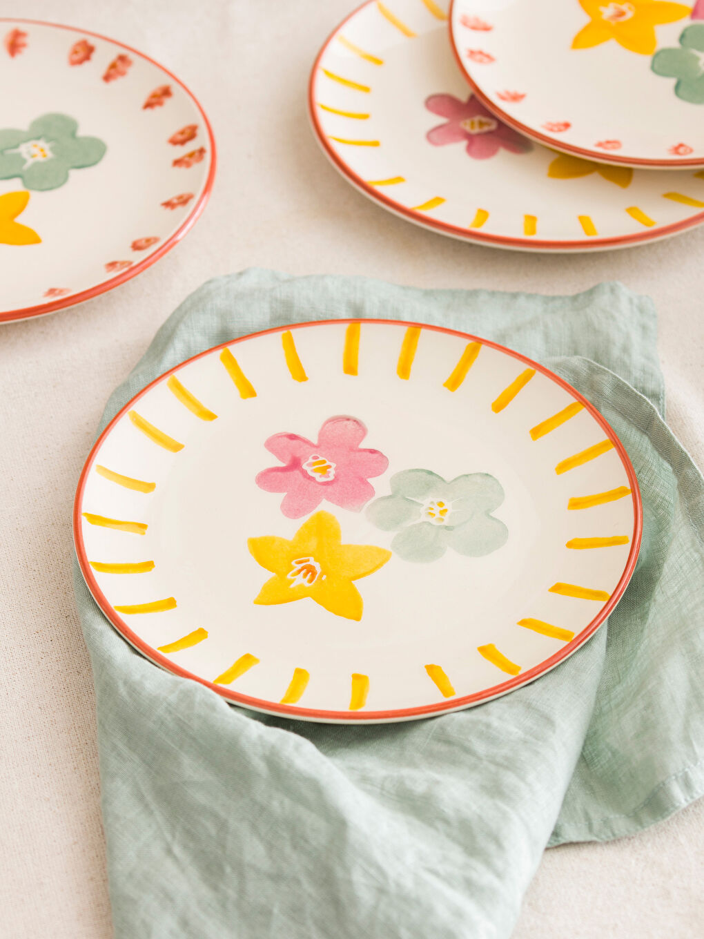 Karışık Çiçek Baskılı Pasta Tabağı 4'lü 21 cm-2