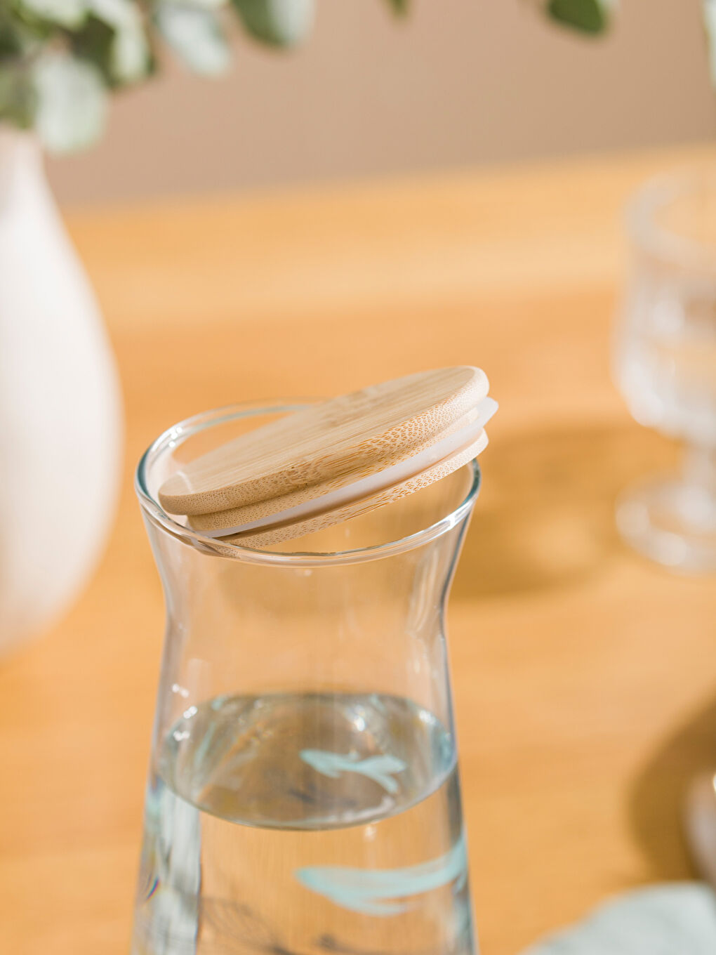 Karışık Baskılı Kapaklı Cam Sürahi 700 ml-2