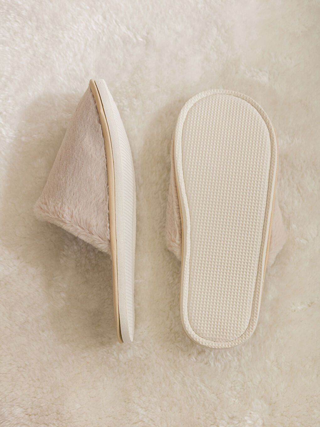 Bej Düz Pelüş Kadın Ev Terliği-3